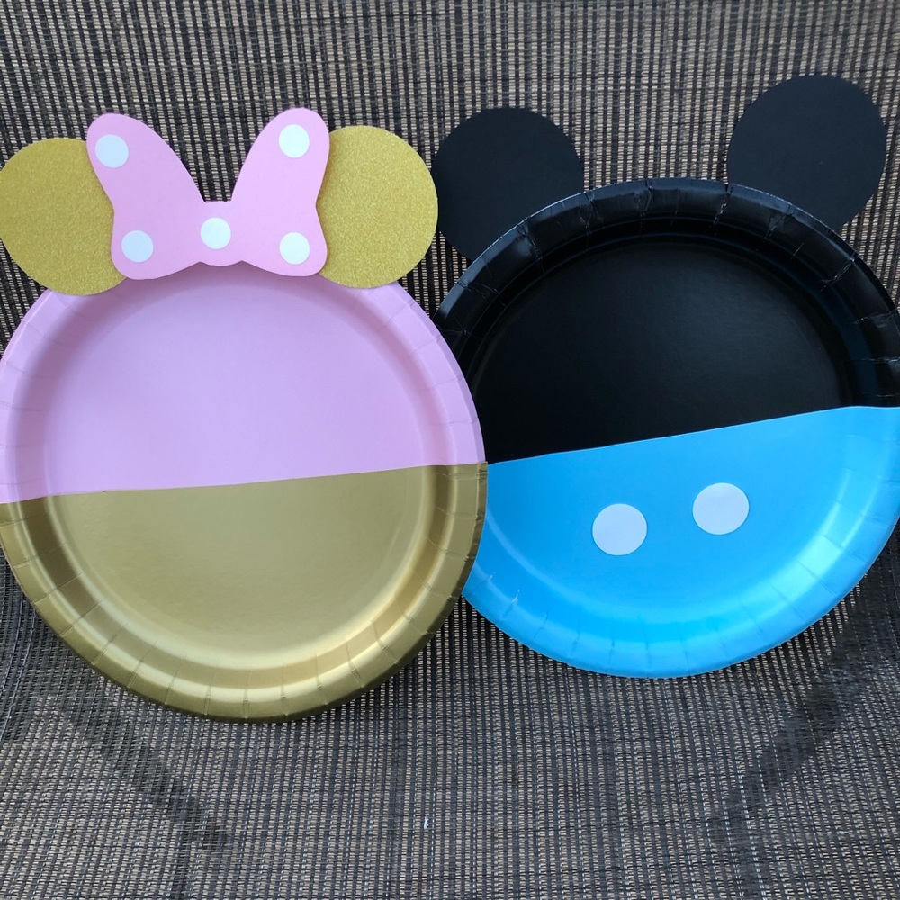 Gender reveal baby shower! cake plates